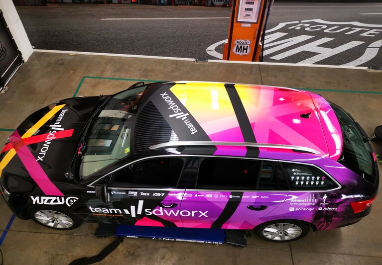 Dolmans sdworx wielerploeg Skoda Superb 2 LB